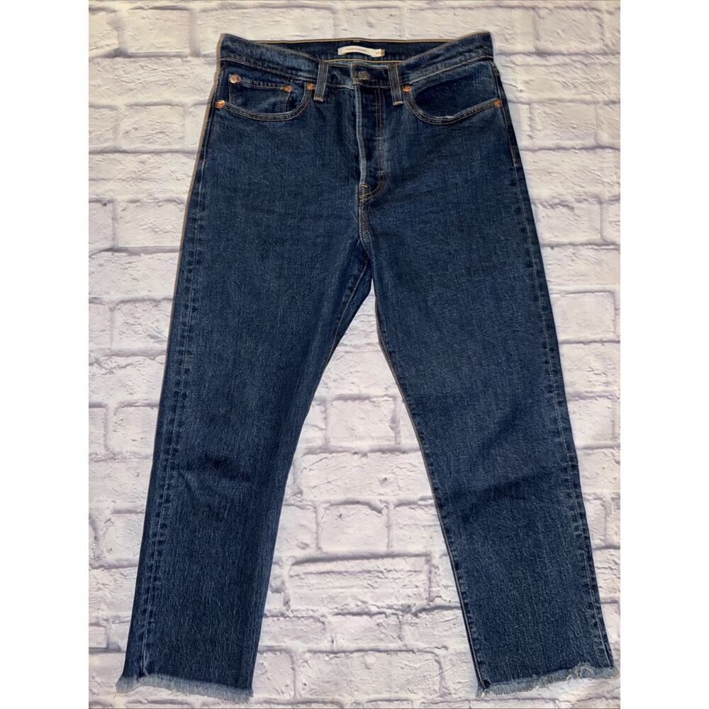 Levi’s Premium Jeans Wedgie Straight Fray Hem Button Fly 30 Big “E” Stretch
